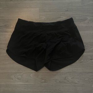 Lululemon Size 10 4” Speed Ups